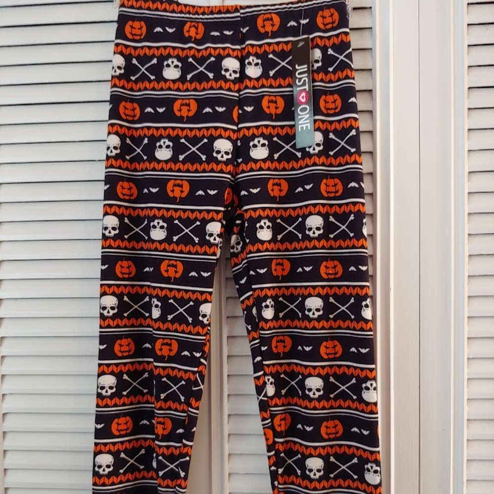 Girls cute size large skull and crossbones legging
